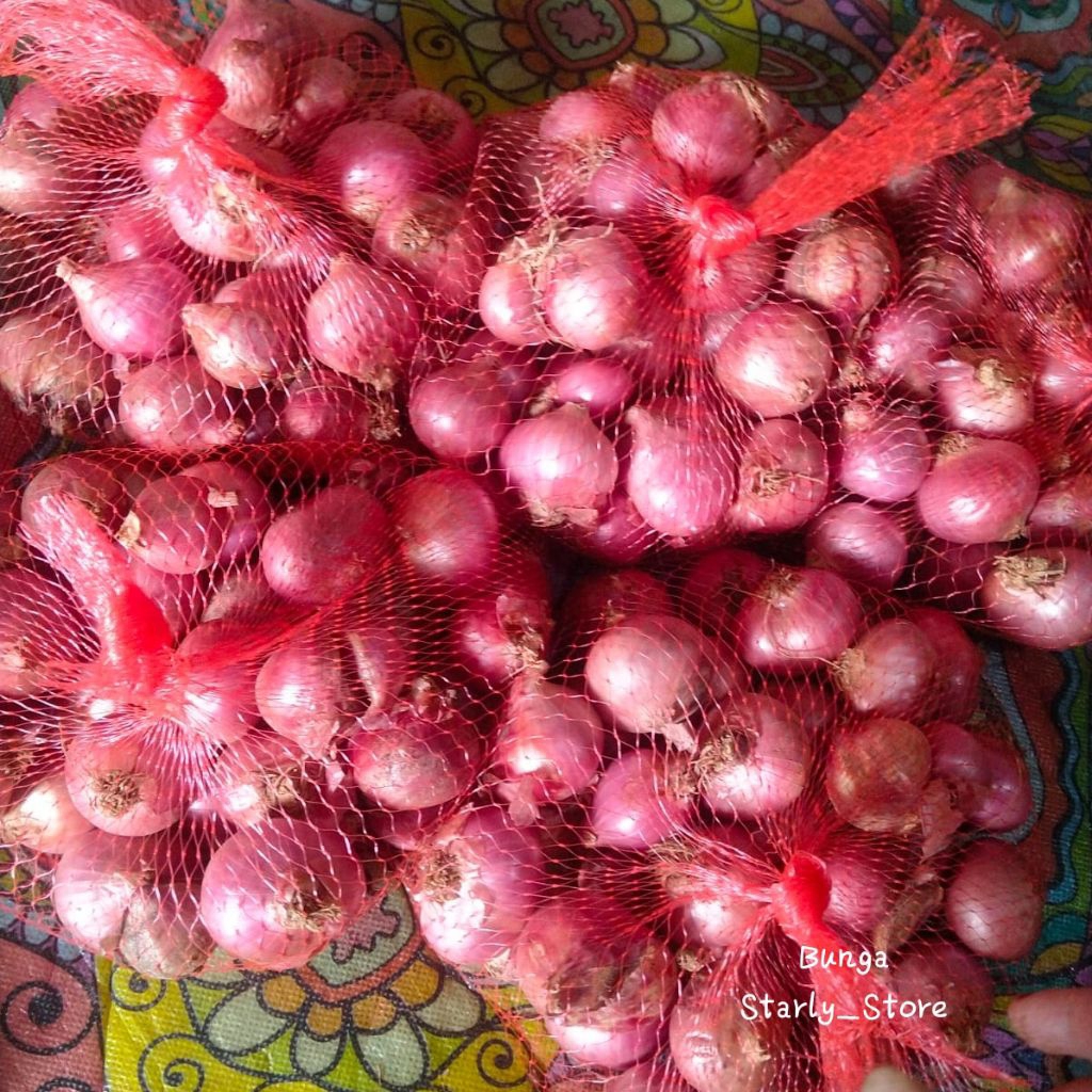 

Bawang merah Fresh Asli Garut (1kg)