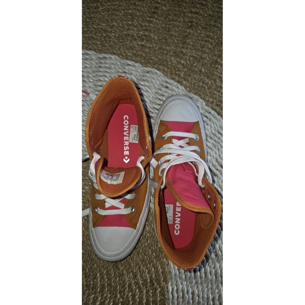 Converse wanita PL
