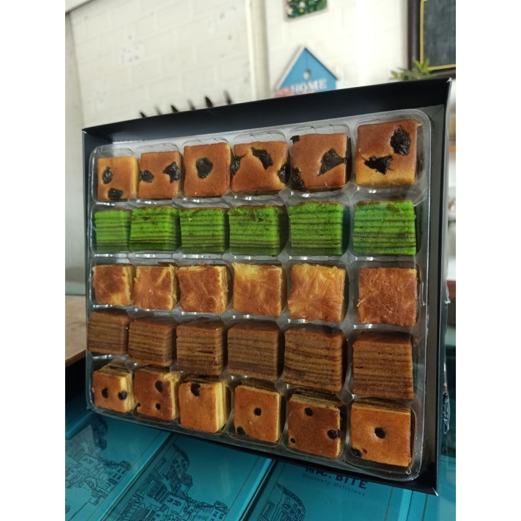 

Lapis Legit Bite Full Wijsman 30pcs 5 Rasa - Mr bite