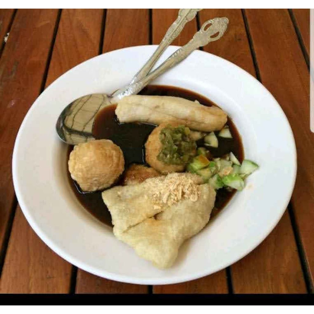 

pempek kulit dan pempek adaan