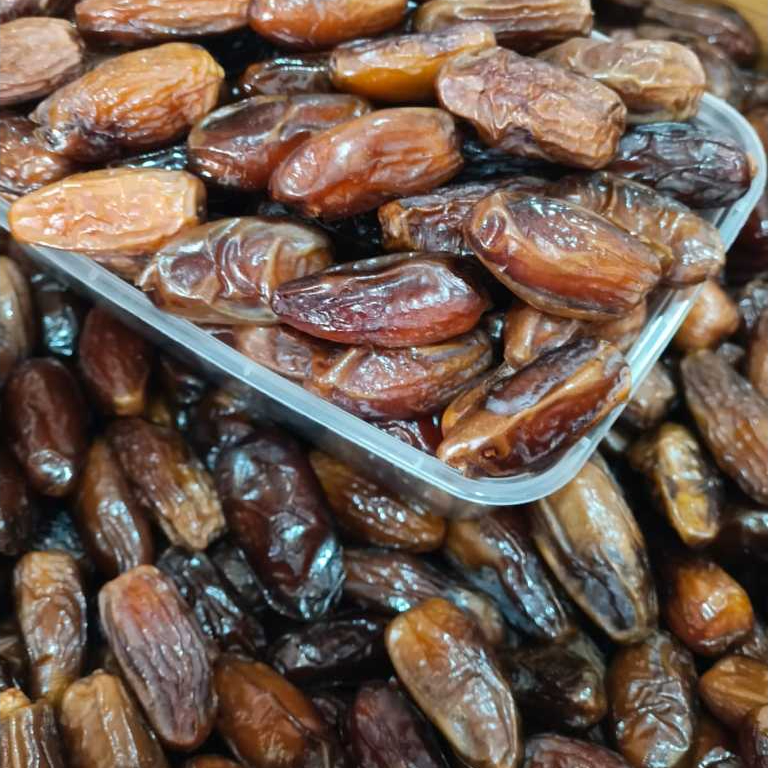 

Kurma Tunisia Madu x mix madu jumbo kemasan 1 Kg: Manis dan Lezat