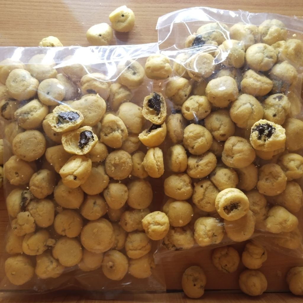 

Soes Coklat Sarikaya 250g | Cemilan Kue Soes Kering Isi Coklat