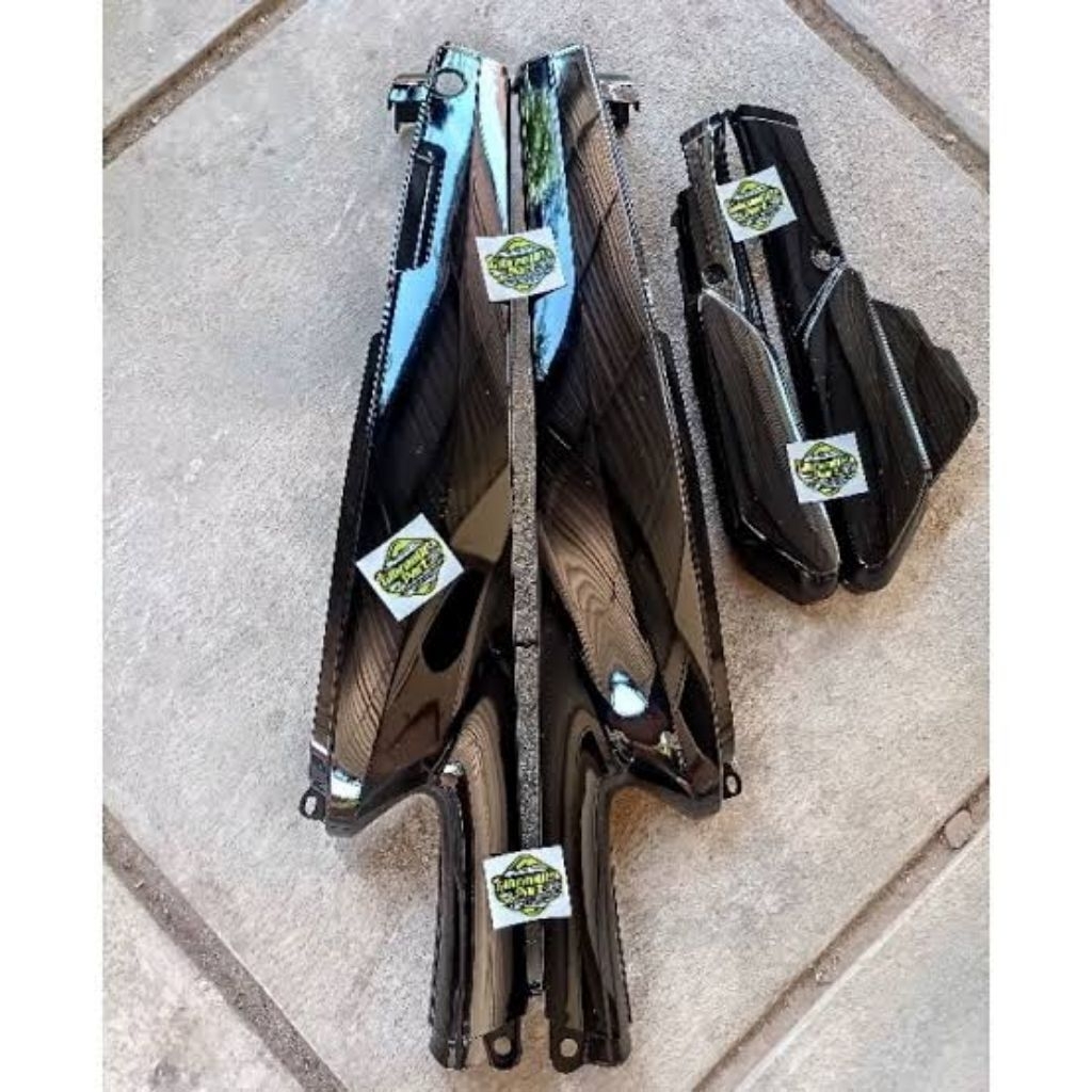 COVER BODY KANAN KIRI YAMAHA ALFA hitam