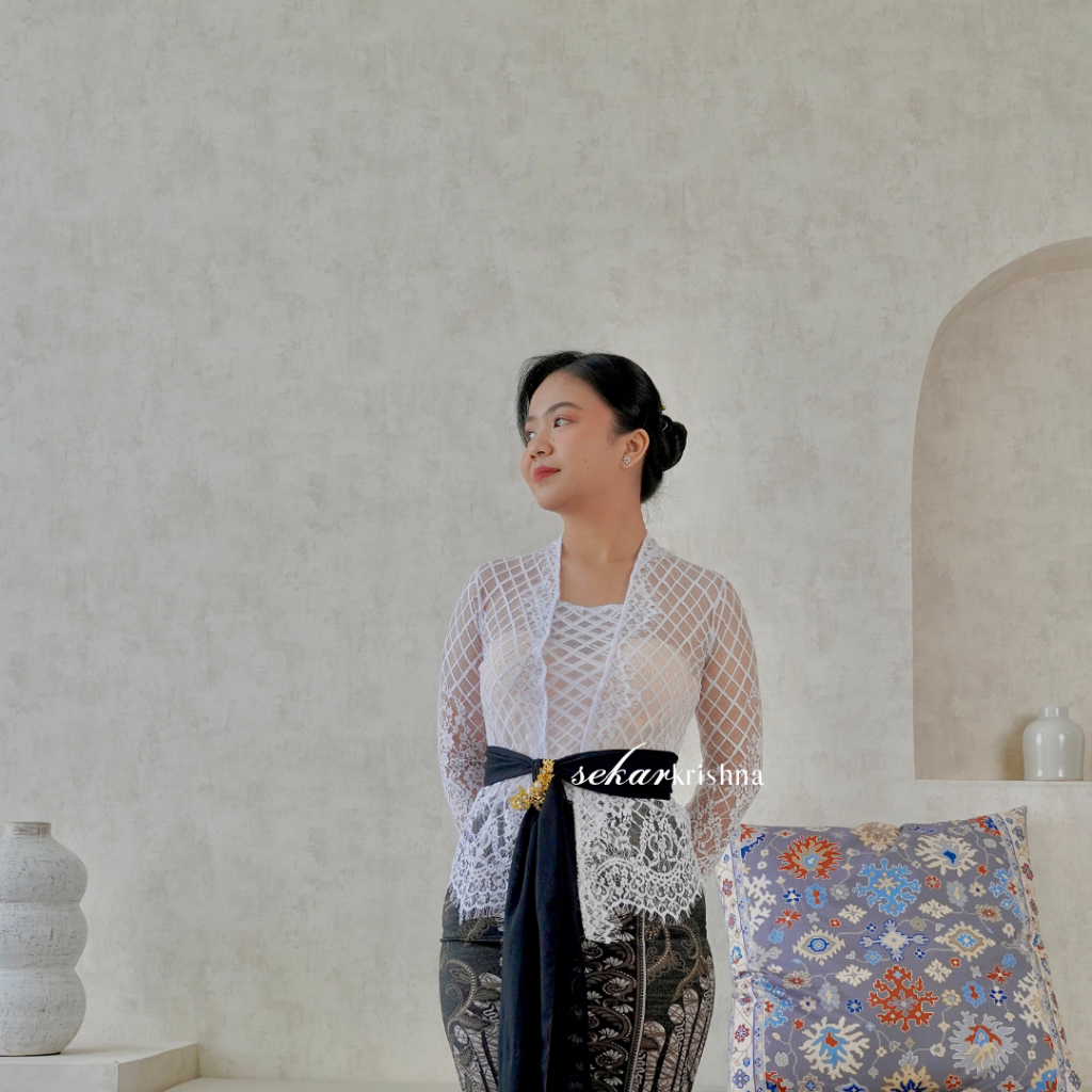 Sekar Krishna Kebaya Brokat Sabrina Semi Prancis | Kebaya Bali | Ranaya