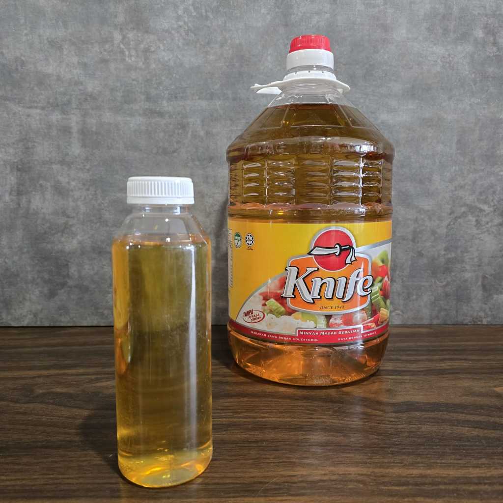 

Minyak Kacang Knife 415gr peanut oil knife brand mooncake cooking oil 415gram