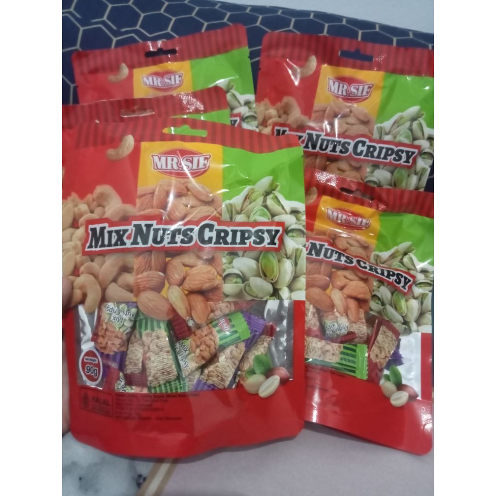 

Mix nuts cripsy