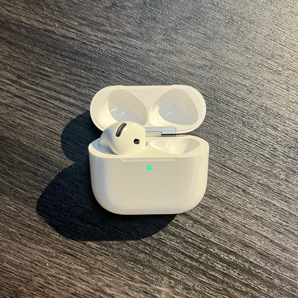 Airpods 4 Non ANC Original Apple Like New - Charging Case & Left Airpods Only