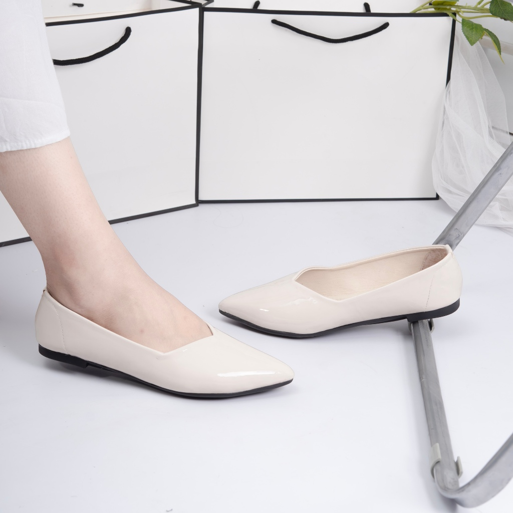 Holic Shancai 04 Sepatu Wanita Flatshoes Sepatu Kerja Glocy Flat Shoes Sepatu Polos Mengkilap