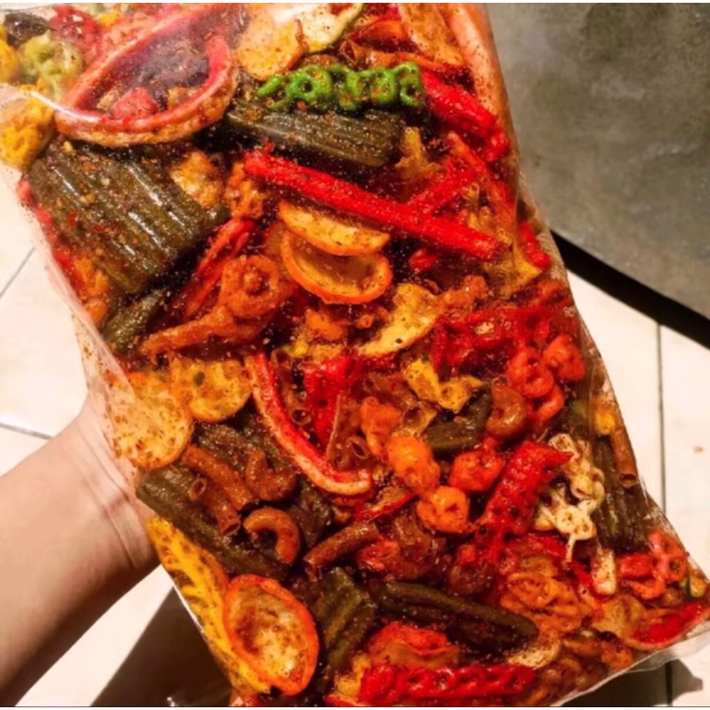 

SEBLAK KERING CAMPUR 250 GRAM PEDAS DAUN JERUK SNACK KERUPUK KERIPIK FOOD