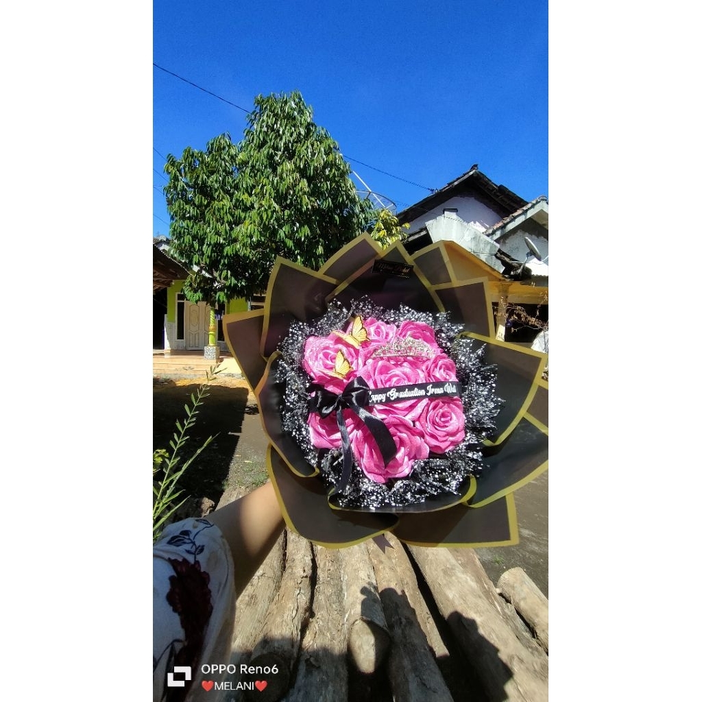 

PO Buket pita satin ukuran 5cm isi 8 tangkai full aksesoris dan gliter pita nama