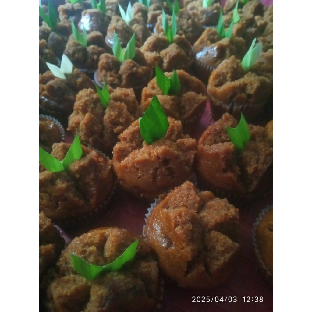 

Bolu kukus gula merah aroma pandan