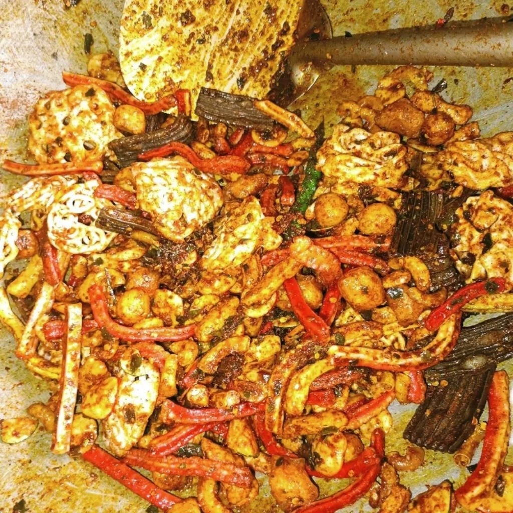 

kerupuk seblak campur mix/seblak campur pedas daun jeruk bumbu melimpah