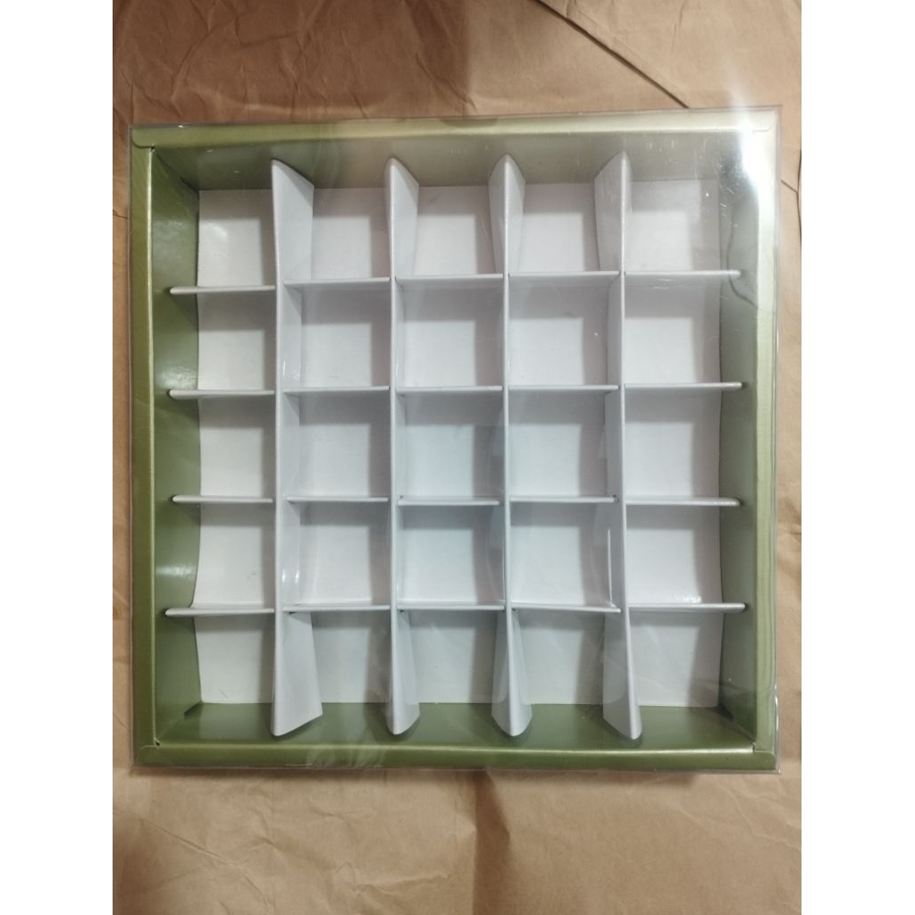 box nastar sekat , pie , mochi sekat 25 kue