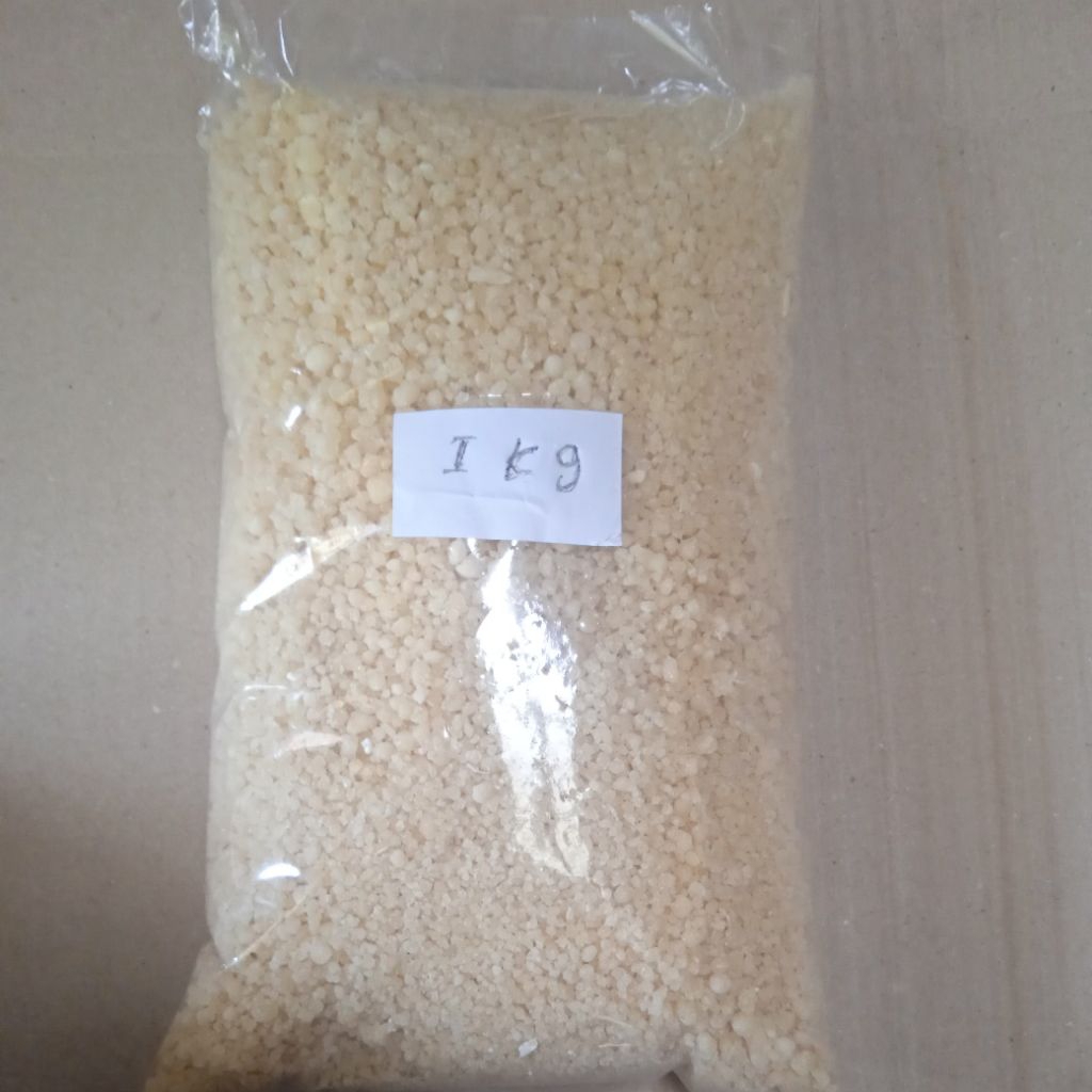 

beras tiwul pengganti nasi / oyek dibuat dari singkong pilihan 1kg