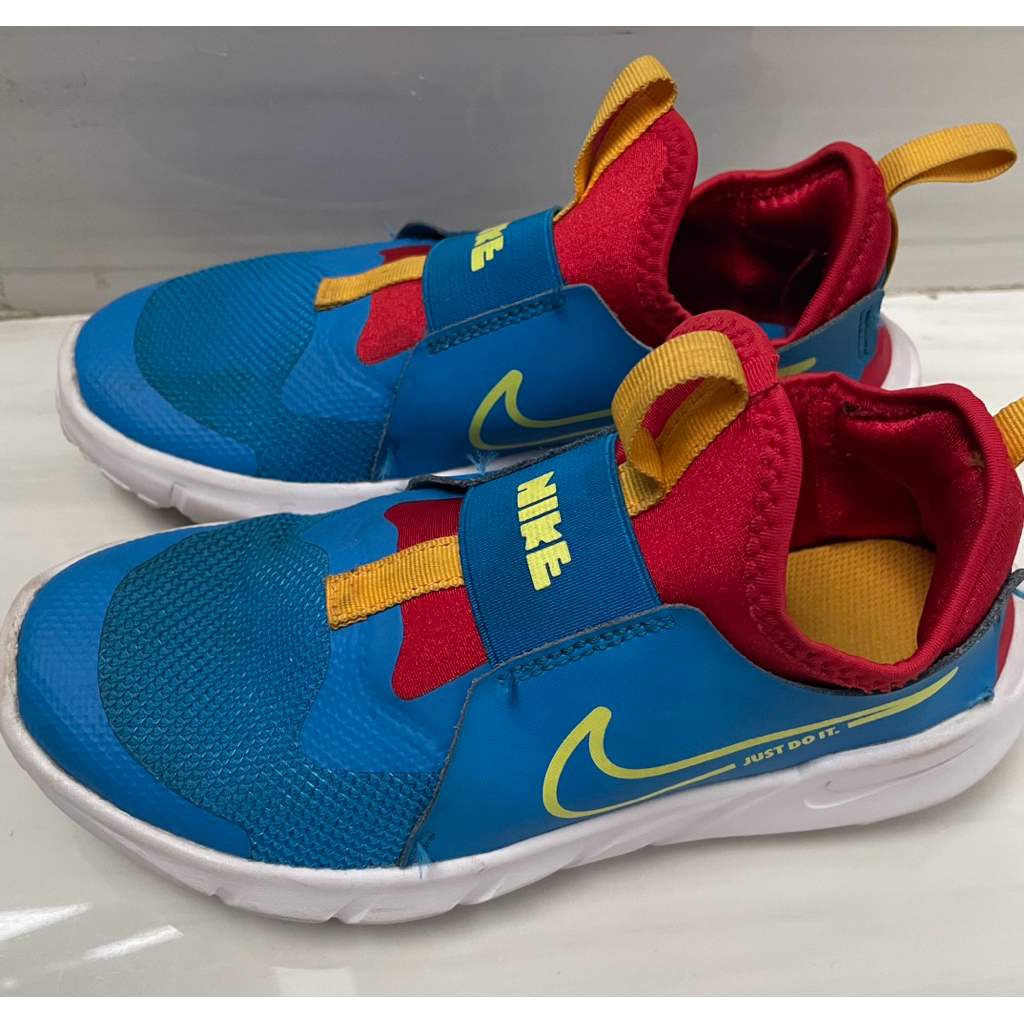 Preloved Sepatu Nike Kids /Sepatu Anak