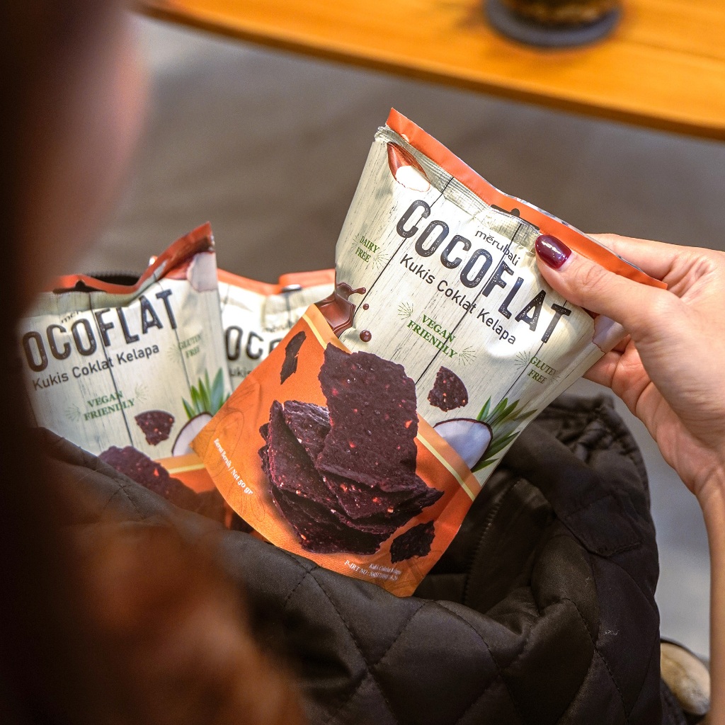 

Merubali CocoFlat Kukis Kelapa Coklat