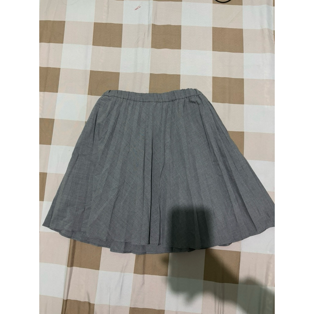 Rok Uniqlo Preloved