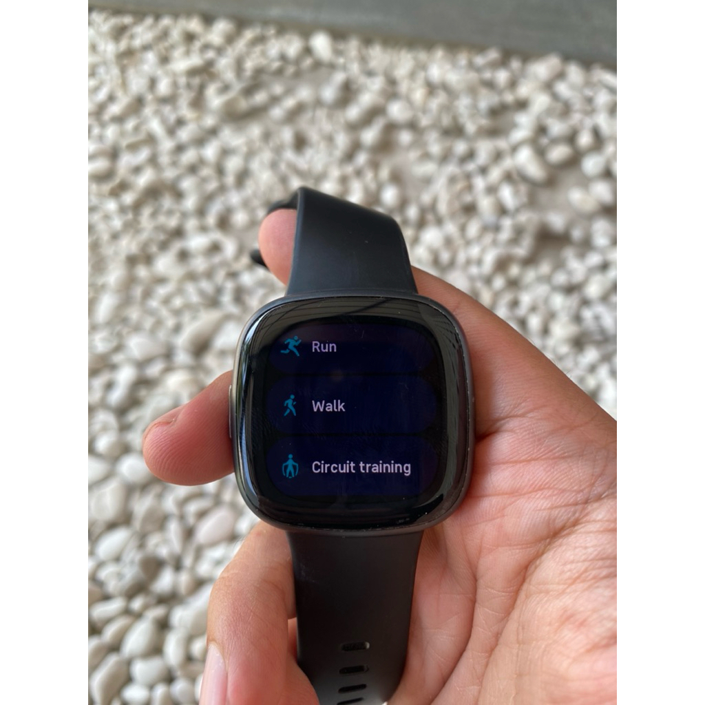Fitbit Versa 4