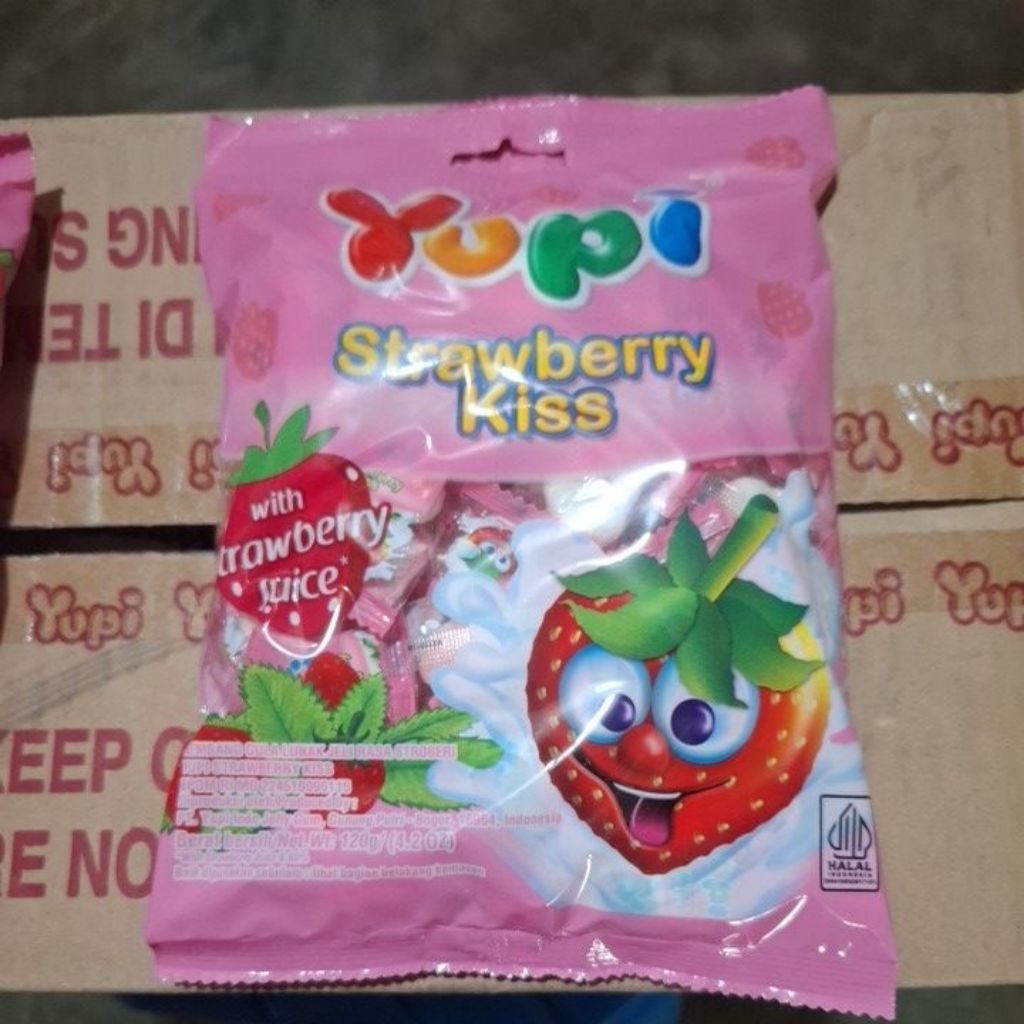 

yupi strawberry kiss bungkus 120 gram (- + 50 pcs)