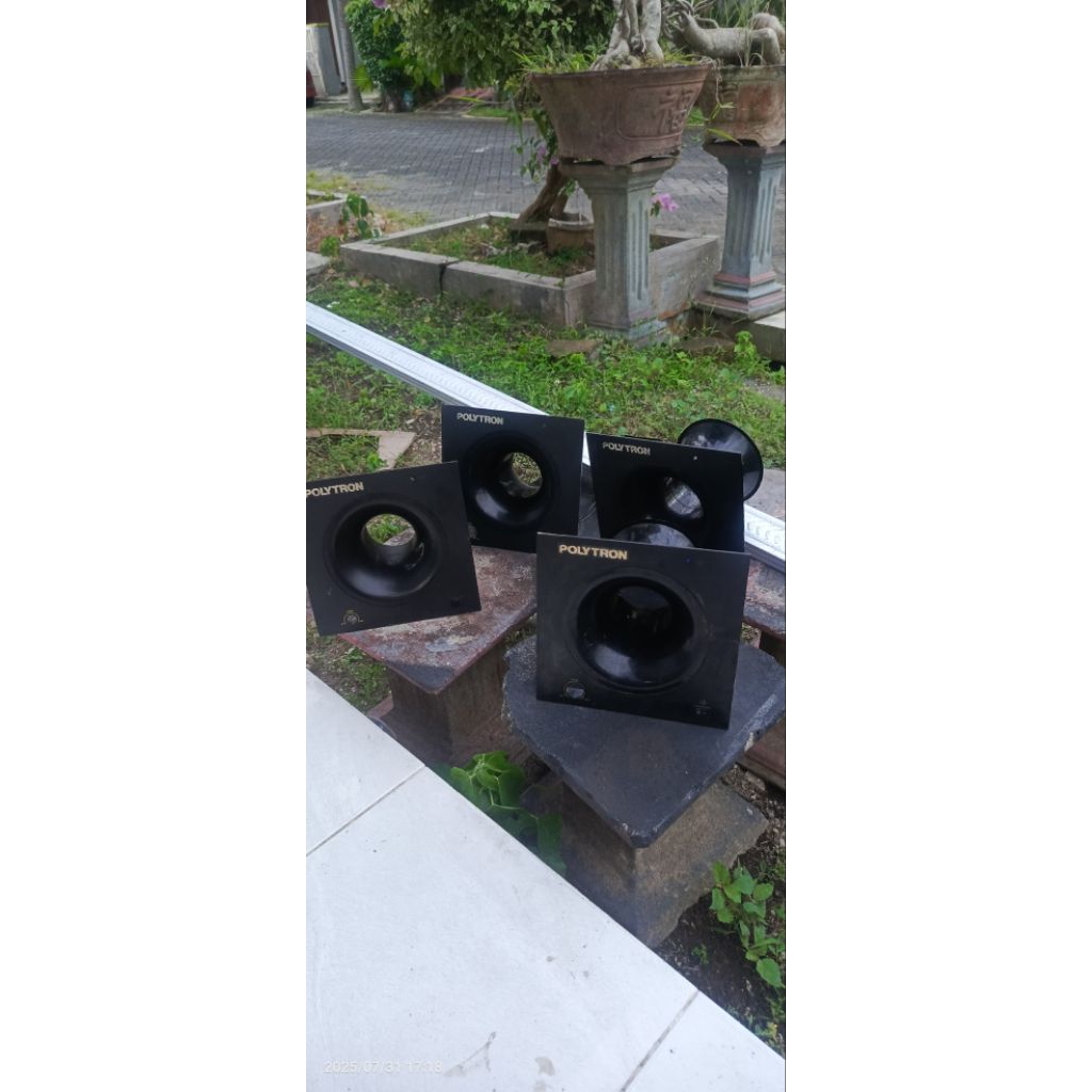lubang angin Polytron bazooka 300 / 500