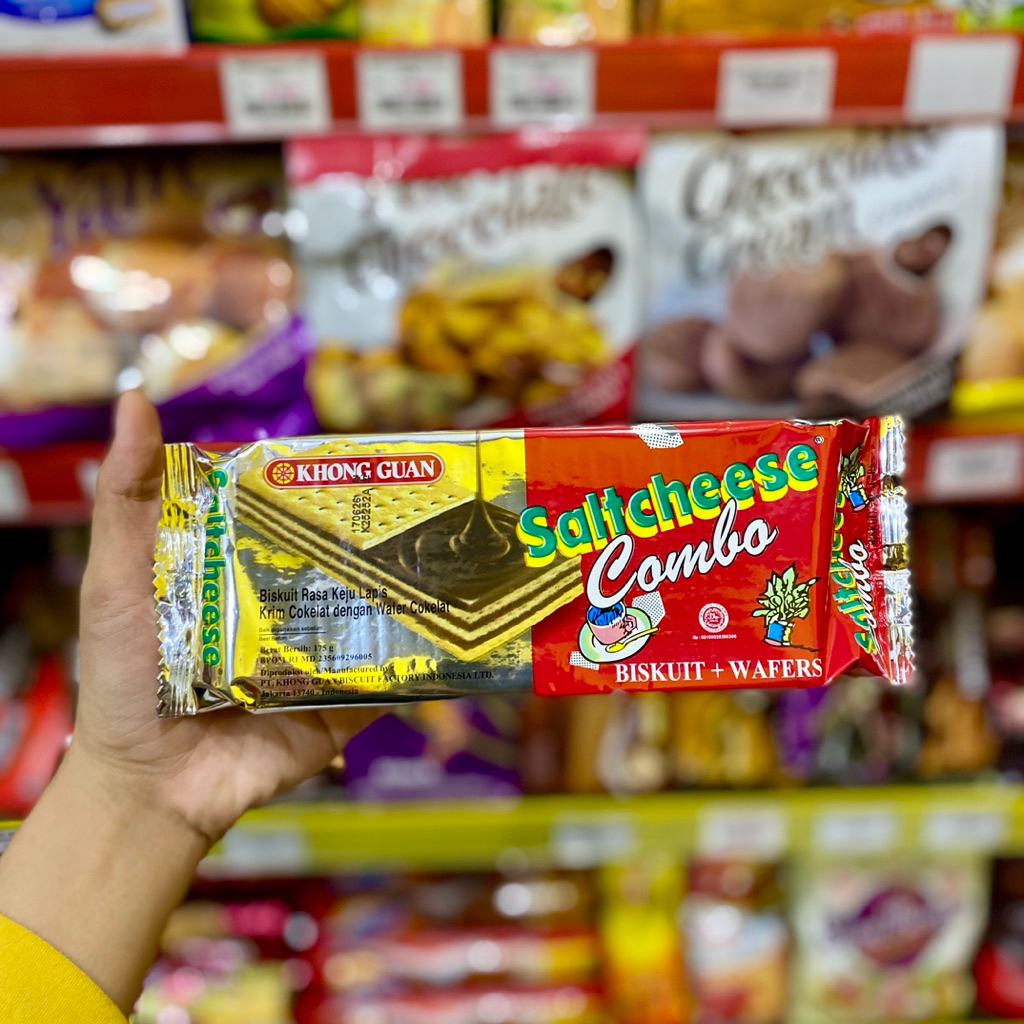 

Khong Guan Saltcheese Combo Biskuit + Wafer 175gr