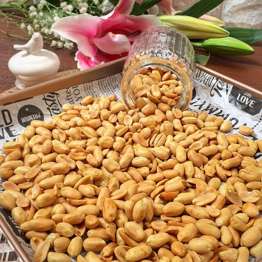 

KACANG BAWANG GORENG PREMIUM UNTUK SUGUHAN & CAMILAN RUMAHAN
