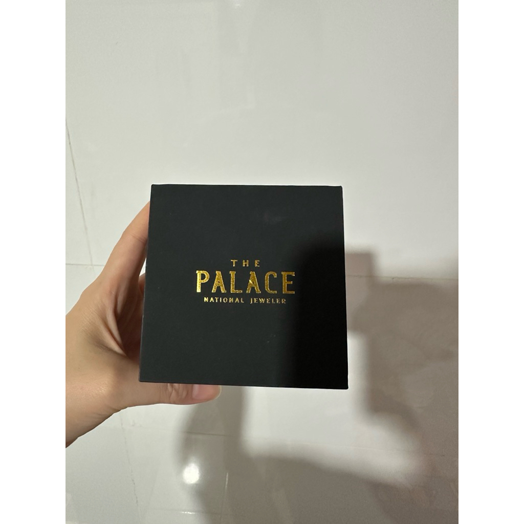 kotak perhiasan/ tempat kalung  the palace