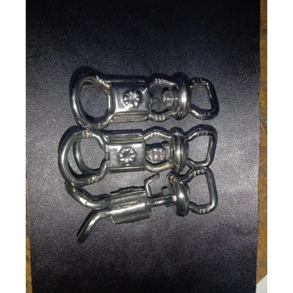 PETIKAN KALUNG ANJING PEMBURU