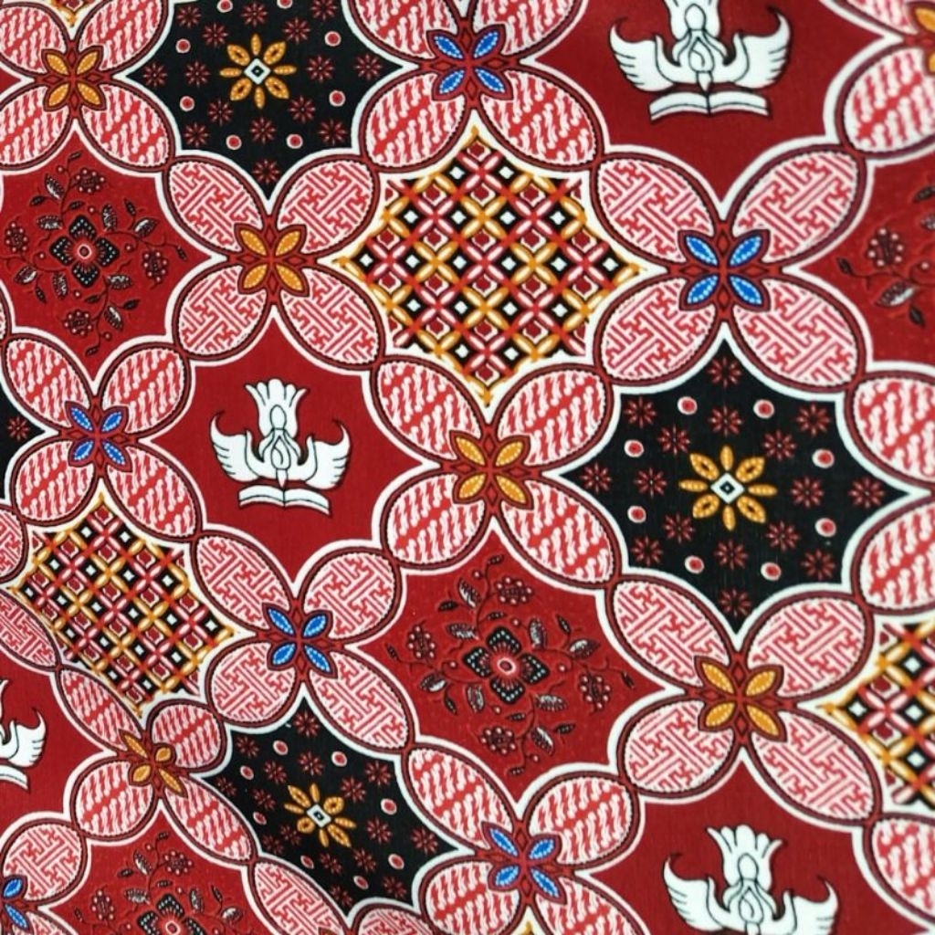KAIN BATIK WARNA MERAH. SERAGAM  SEKOLAH