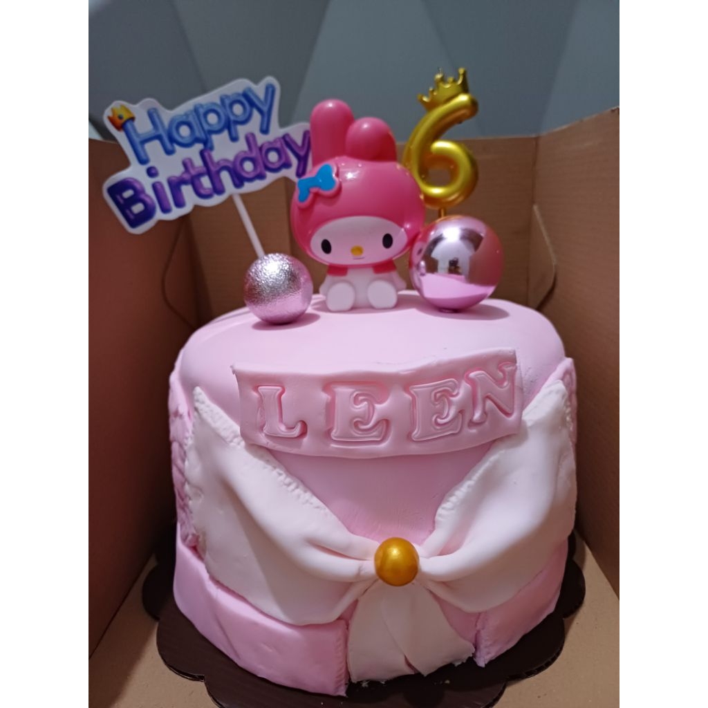 

kue ulang tahun fondant 22cm(custom)