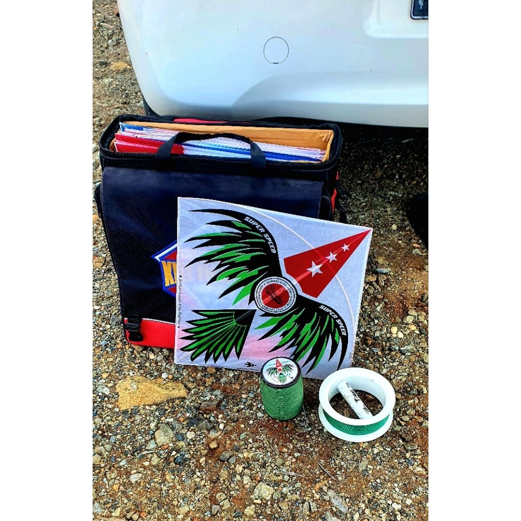 LAYANGAN SUKHOI FULL PETUNG 3 WARNA. BAMBU JAMINAN TUA DAN SIMETRIS SABLON WARNA TAJAM