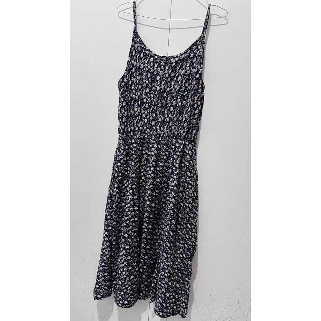 

dress navy motif bunga tanpa lengan cut label
