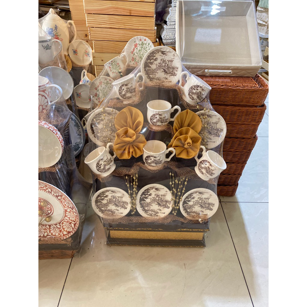 

parcel pecah belah idul fitri 2025/kado wedding/Kado ultah