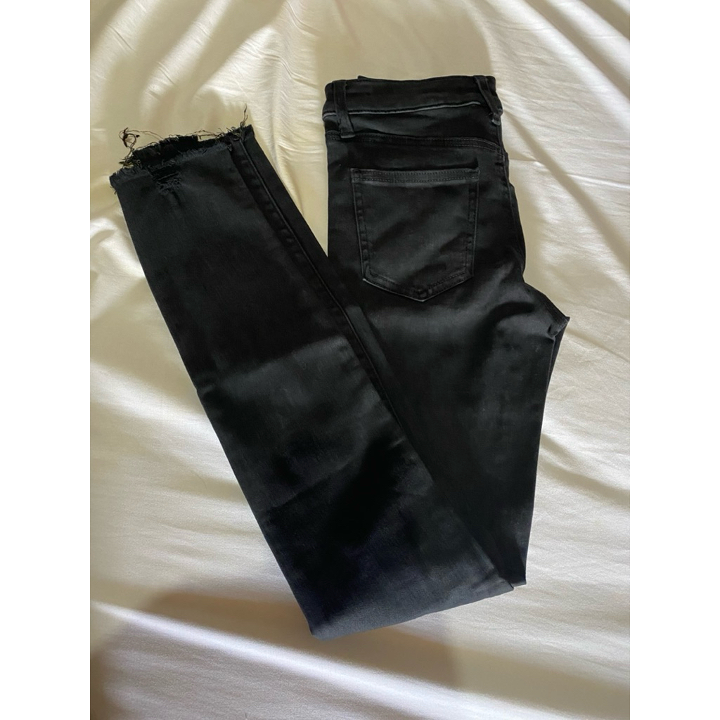Uniqlo preloved jeans