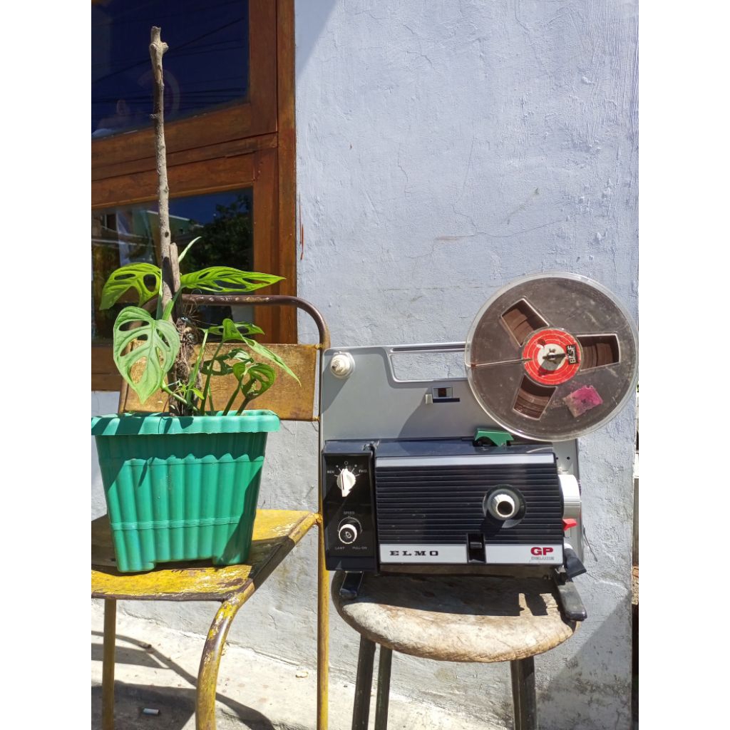 projector / proyektor film 8mm vintage. jadul. clasik. super mulus