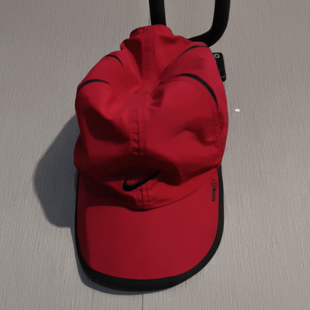 topi nike fit running merah second preloved