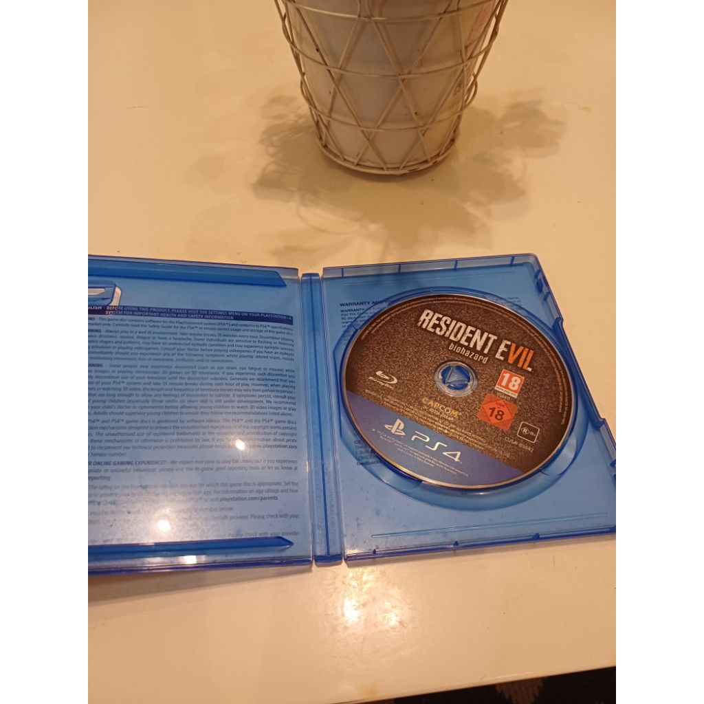 KASET PS4 RESIDENT EVIL BIOHAZARD