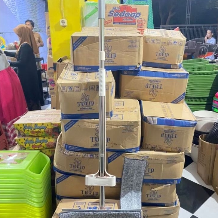 

Aneka jajanan kerdus