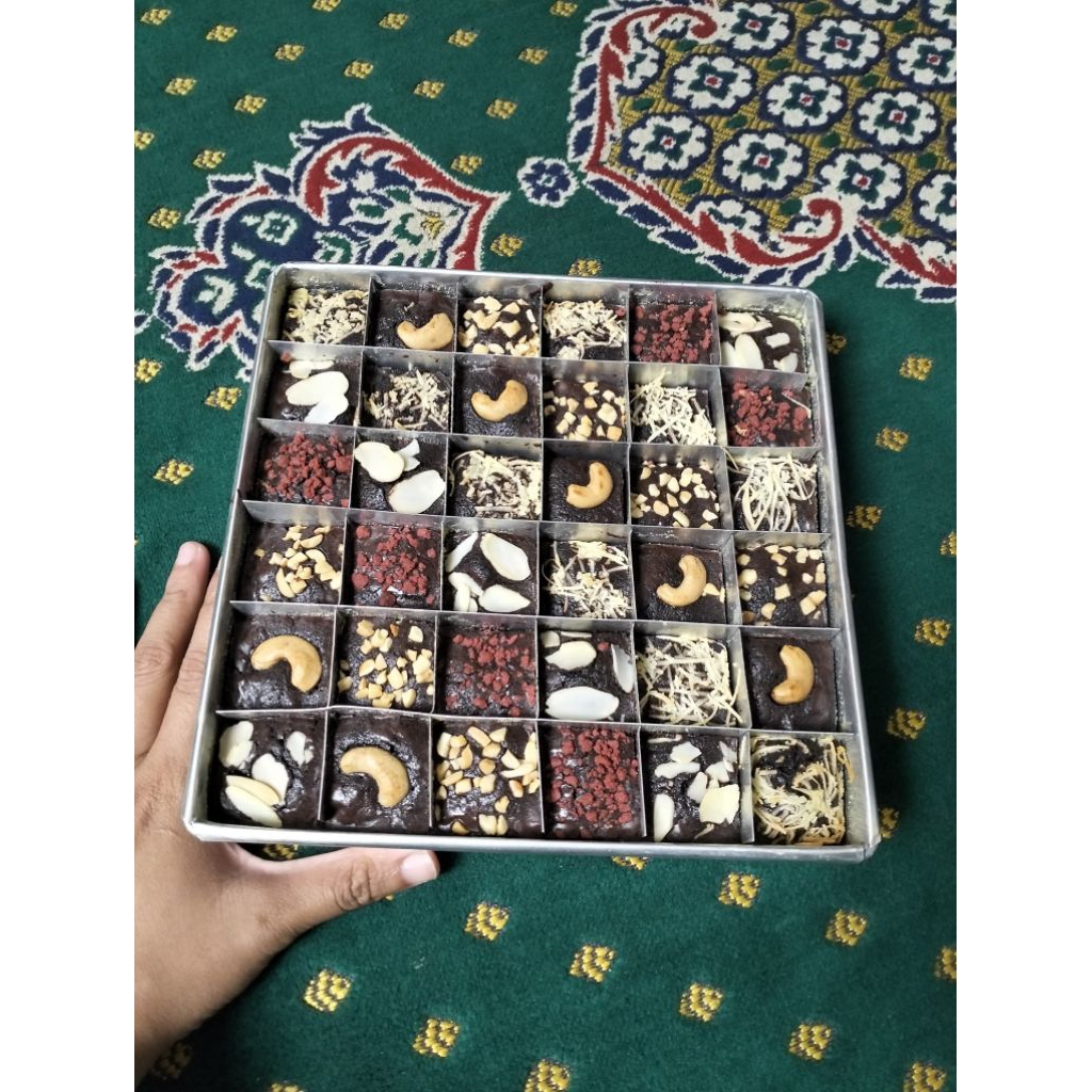 

fudgy brownies full topping 10x10