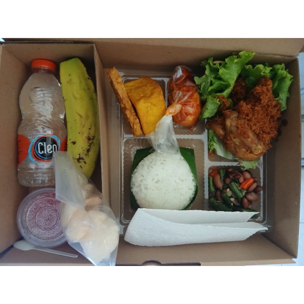 

Paket Premium Nasi Ayam Goreng Serundeng