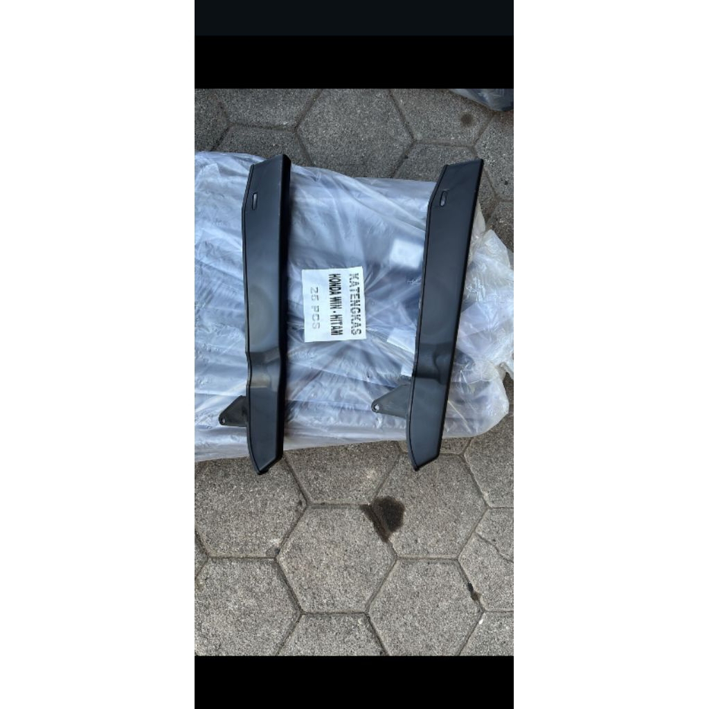 keteng tutup rantai honda win100 win 100 plastik hitam