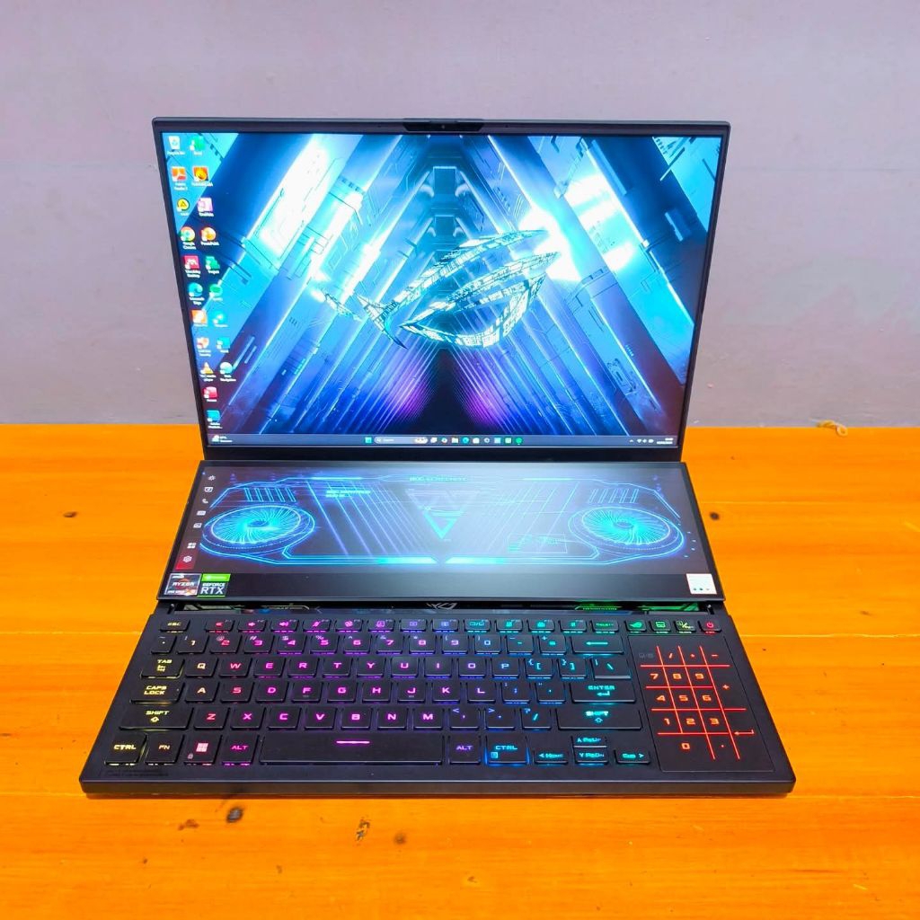 Laptop Gaming Asus ROG Zephyrus Duo 16 GX650RM