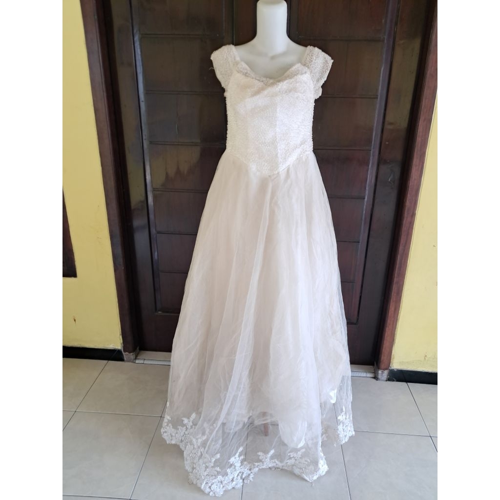 Preloved like new gaun pesta wedding dress mewah gaun gembul pre wedding