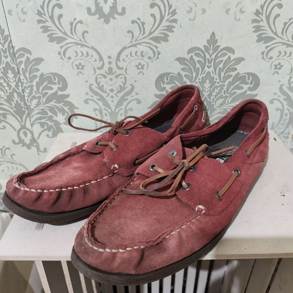 Sepatu pria Sperry Size 44 merah preloved