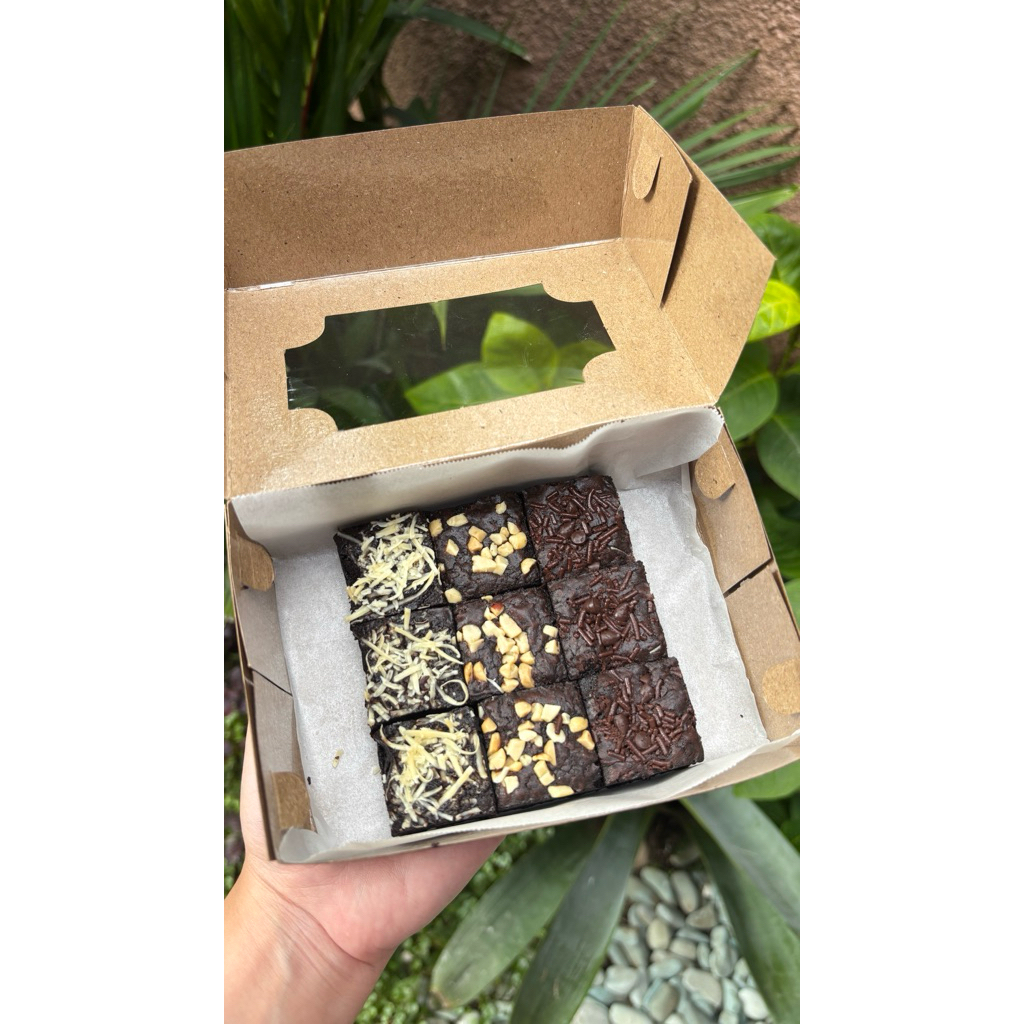 

Fudgy Brownies Mix Topping 10x10 CM