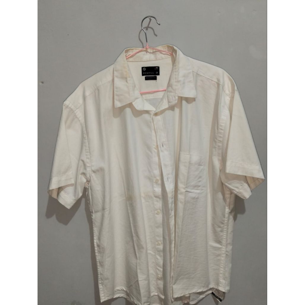 Benhill Kemeja Putih Lengan Pendek