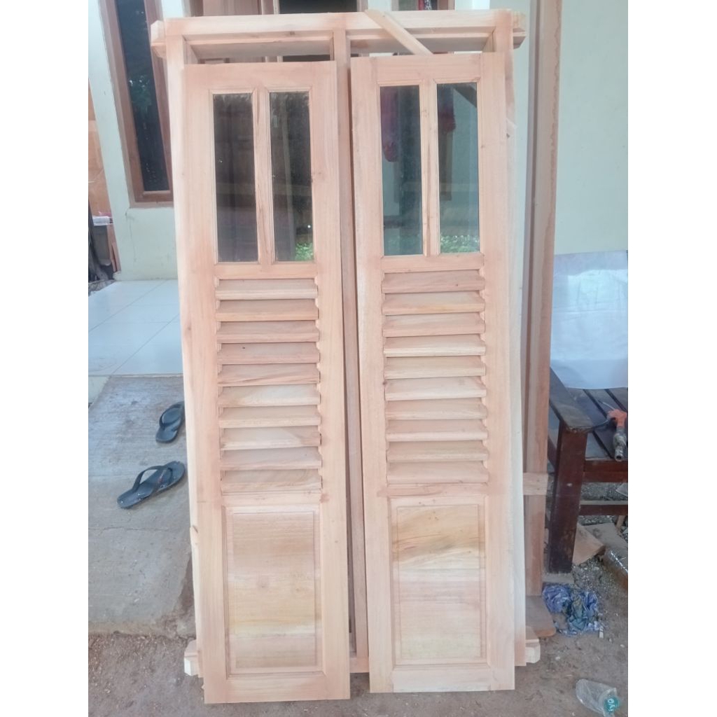 kusen gandeng jendela krepyak