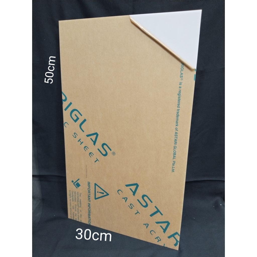 

Akrilik Lembaran Putih susu Tebal 2mm ukuran 30x50cm