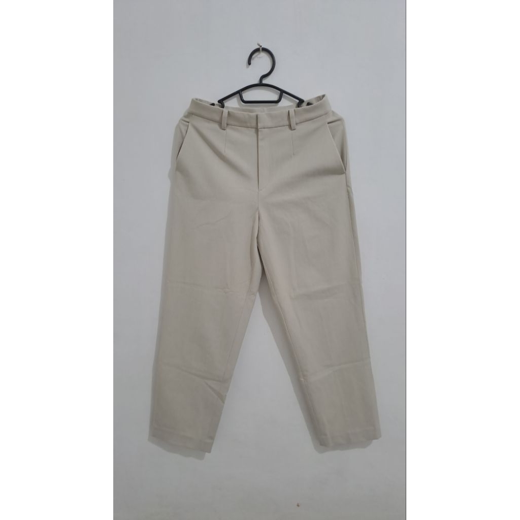 Preloved Uniqlo Celana Panjang Ankle (M)