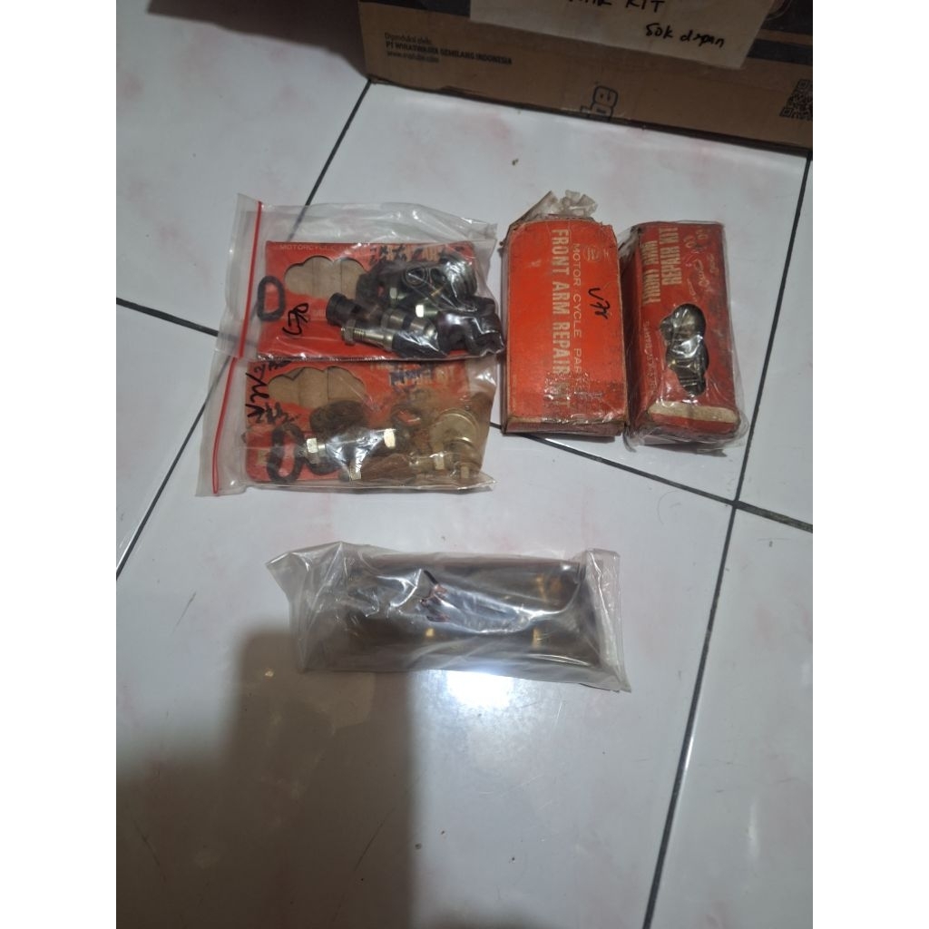 repairkit sok depan bosh sok bos skok depan honda c70 c700 c800 nos